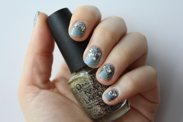 Glitter & Gray Nails