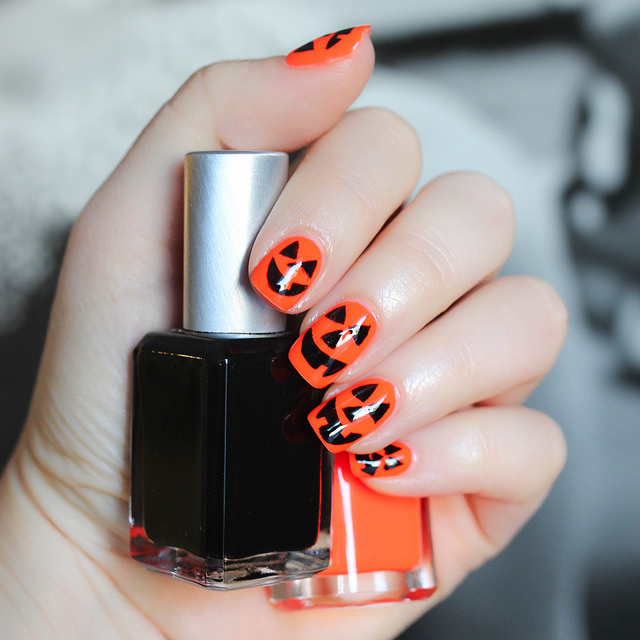 Pumpkin Jack-o-Lantern Nails