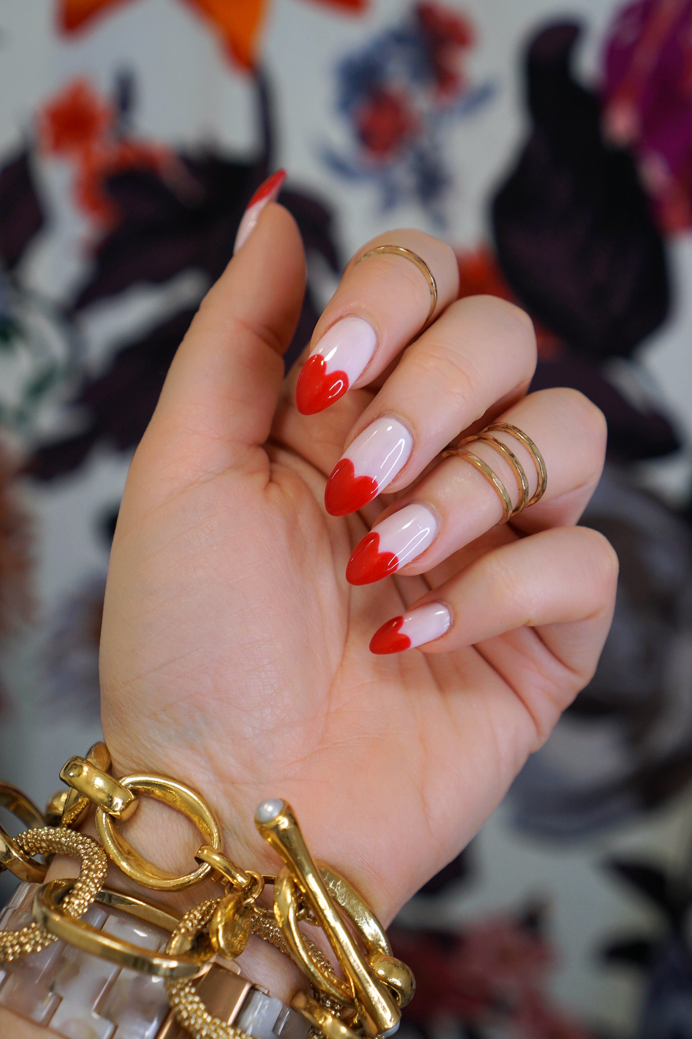 Mor tema plukke Manicure of the Month: Pink & Red Heart Nails - living after midnite