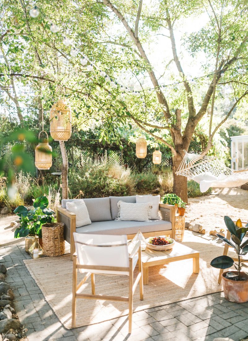 Outdoor Patio Ideas | Outdoor Decor | Outdoor Oasis Backyard | Super Chic Backyard Ideas | Outdoor Space Inspiration | Dream Backyard | 5 Tips for Creating a Cozy Outdoor Oasis at Your Home | Backyards that Inspire Me | Terrace | Porch | Patio Renovation | Patio Remodel | Best Decorated Small Backyards on Pinterest | Boho Patio Inspiration | Outdoor Furniture Inspiration | Cozy Neutral Outdoor Decor