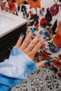 Manicure of the Month : Blue Wave Nail Design | Blue Squiggly Line Nail Art | Summer 2020 Nails | Manicure Ideas | Blue Mani | Color Gel Manicure | Nails 2020 Trends | Short Acrylic Nails