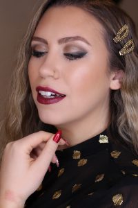 Holiday Makeup Monday Tutorial: Smokey Cat Eye | Smudged Lived In Makeup Look | Christmas Makeup Looks | Burgundy Lipstick