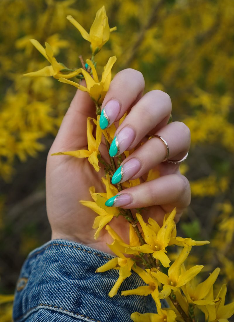 Manicure of the Month: Green Summer Nails