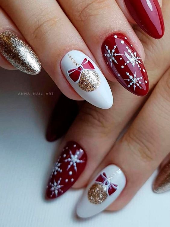 Red Christmas Ornament Nails