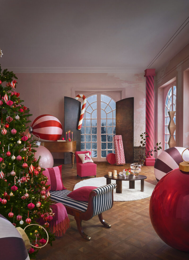 H&M Home Christmas Collection | Affordable Holiday Decor | Christmas Tree Decorating | Inexpensive Christmas Decor | Red and Pink Christmas Decor | Living Room Christmas Decorating Ideas | Christmas Aesthetic | Christmas Decor Ideas | Vibrant Christmas Decor