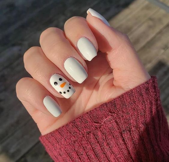 Easy DIY Snowman Christmas Nails